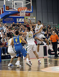 KK Union Olimpija vs Maccabi Tel Aviv 2009-12-03 (16).jpg