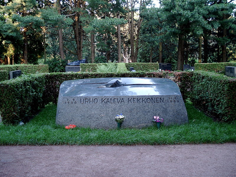 File:Kekkonen grave helsinki.jpg