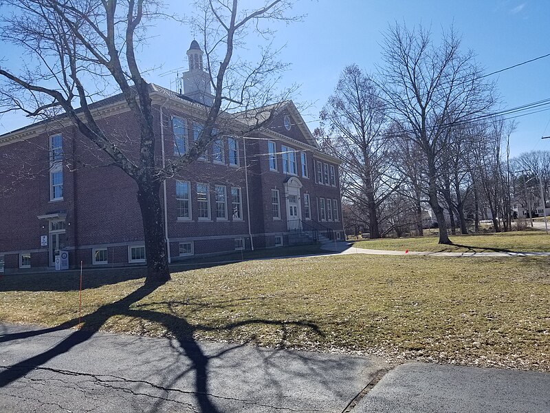 File:Kendall Dean School building and Town Hall in Slatersville in North Smithfield RI USA.jpg