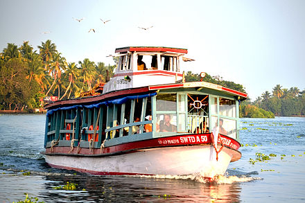 A houseboat view from Vembanad Lake