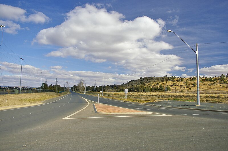 File:Kooringal Road.jpg