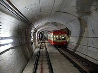 全線行駛於地底隧道裡的黑部登山纜車