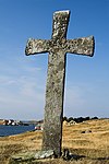 På Krossøy i Kvitsøy kommun, längst västerut i Ryfylke, står ett 3,9 meter högt stenkors som rests under Norges tidigaste kristna tid.