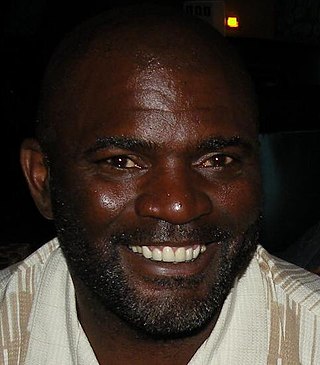 Fortune Salaire Mensuel de Lawrence Taylor Combien gagne t il d argent ? 200 000,00 euros mensuels