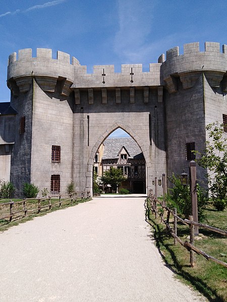 File:La Citadelle Puy du Fou.jpg