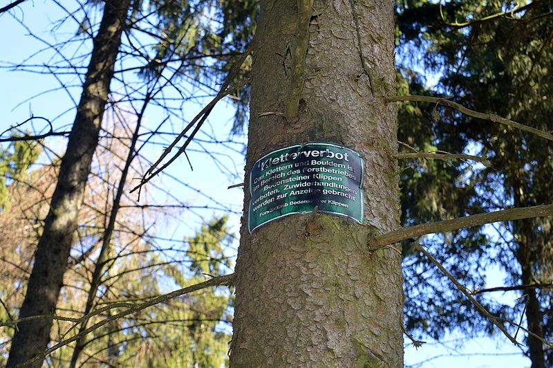 File:Landschaftsschutzgebiet Bodensteiner Klippen und Klein Rhüdener Holz - An den Bodensteiner Klippen - Hinweisschild (4).jpg