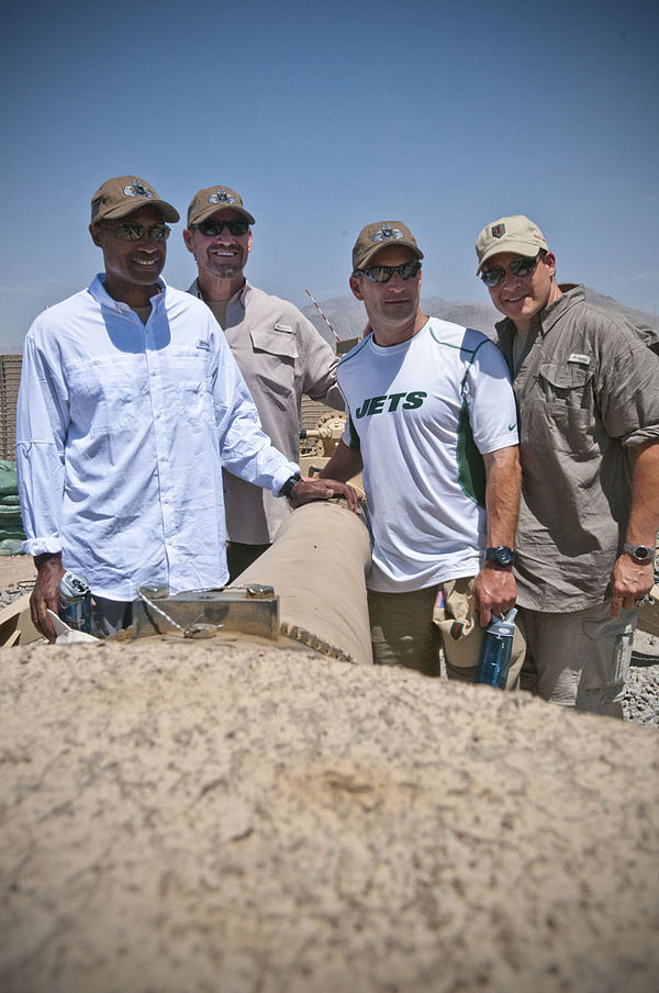 Mangini (far right) with Leslie Frazier, Bill Cowher and Ben Kotwica in 2012.