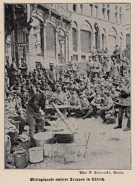 File:Lunchtime for German troops after the fall of Liège, August 1914.jpg