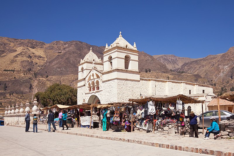 File:Maca Peru iglesia.jpg