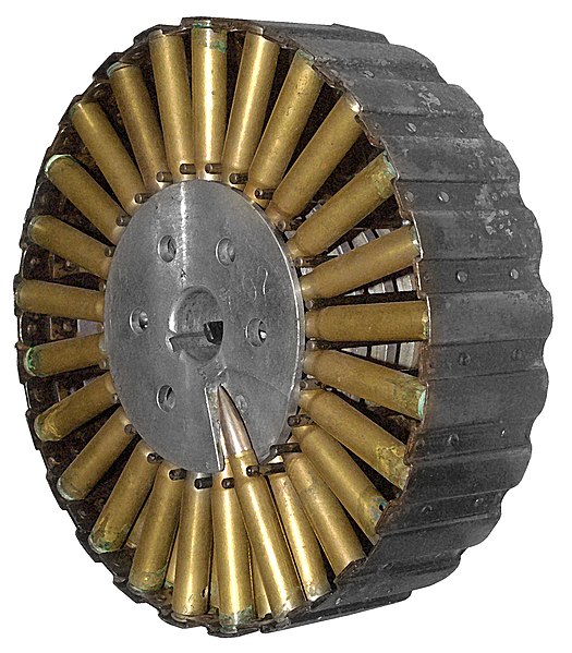 File:Magazynek Lewisa z polska amunicja 792mm.jpg