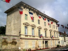 Hôtel de Saussay ou de Crosne (actuelle mairie).
