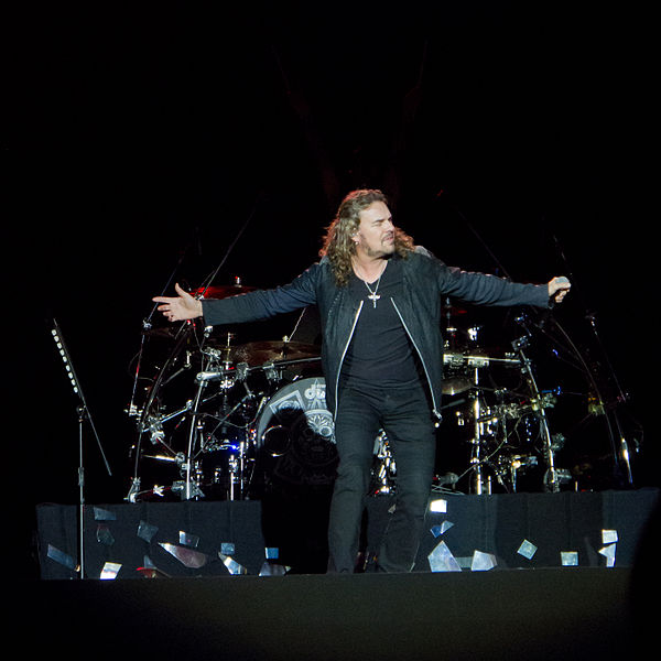 File:Maná - Rock in Rio Madrid 2012 - 12.jpg