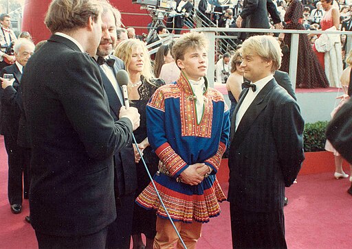 Mikkel Gaup and Nils Gaup at the 1988 Oscar ceremony 2