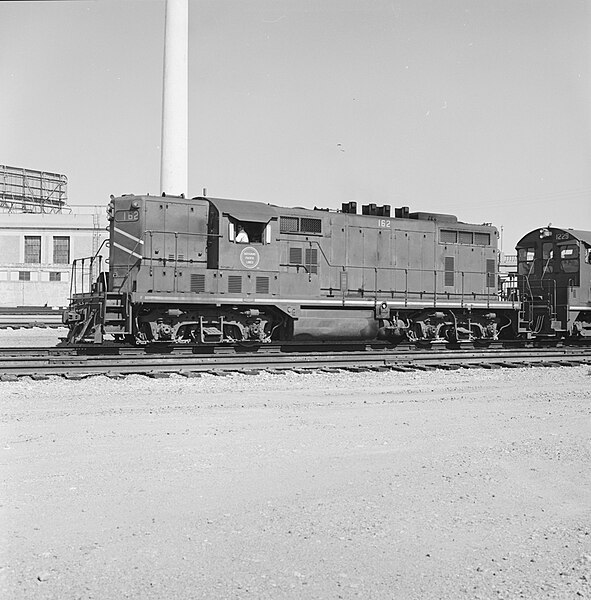 File:Missouri Pacific, Diesel Electric Road Switcher No. 162 (16740798590).jpg