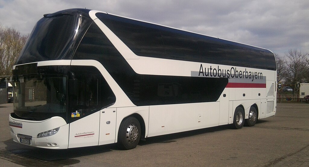 *** Neoplan *** 1024px-Neoplan_Skyliner_2011