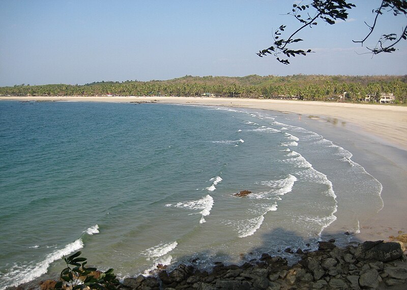 File:Ngwe Saung beach 12.jpg