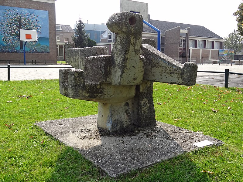 File:Nijmegen - Sculptuur Adelaar van Frans Coppelmans aan de Professor Huijbersstraat.jpg