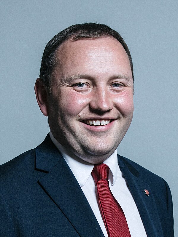 Image: Official portrait of Ian Murray crop 2