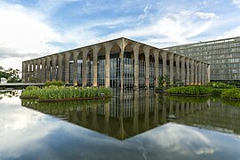 Palazzo Itamaraty, sede del Ministero degli Affari Esteri del Brasile (1962-1970), di Oscar Niemeyer, Brasilia