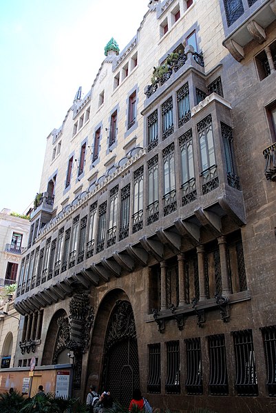 File:Palau Güell 17-05-2009 12-26-16.JPG