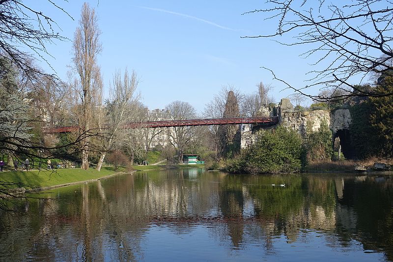 File:Parc des Buttes Chaumont @ Paris (25768992146).jpg