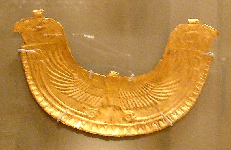 File:Pectoral In Chemu Abi.jpg