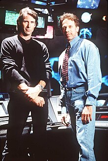 Sutradara Michael Bay dan produser Jerry Bruckheimer di Pangkalan Angkatan Udara Edwards, Musim Semi 1998.