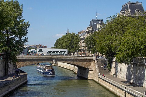 Petit-Pont-Cardinal-Lustiger 48°51′12″N 2°20′49″E﻿ / ﻿48.853333°N 2.346944°E﻿ / 48.853333; 2.346944