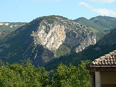 Anticlinal près du bourg.