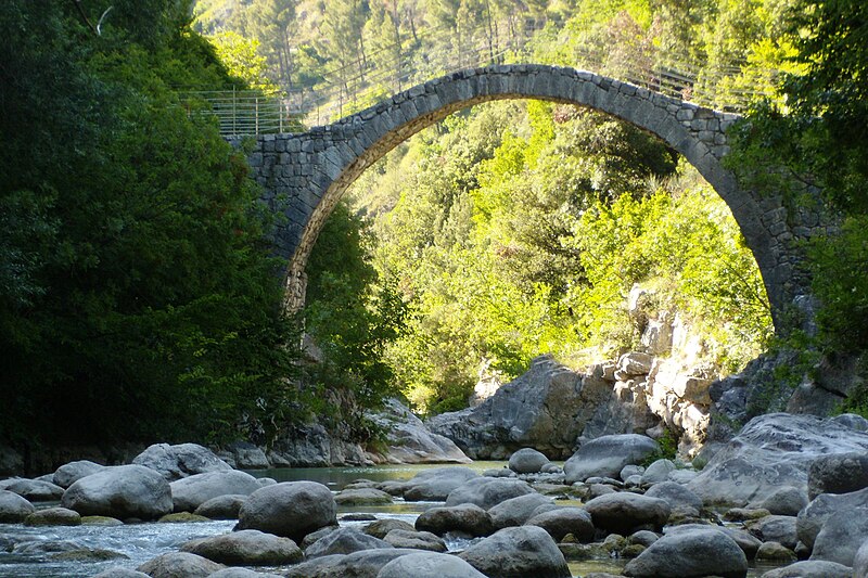 File:Ponte di Annibale di Cerreto Sannita 3.jpg