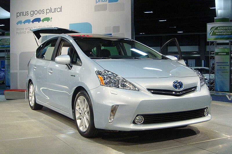 File:Prius V WAS 2011 995.JPG