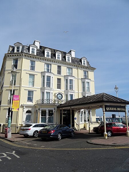 File:Queens Hotel 1-3 Kings Rd, Brighton BN1 1NS.jpg