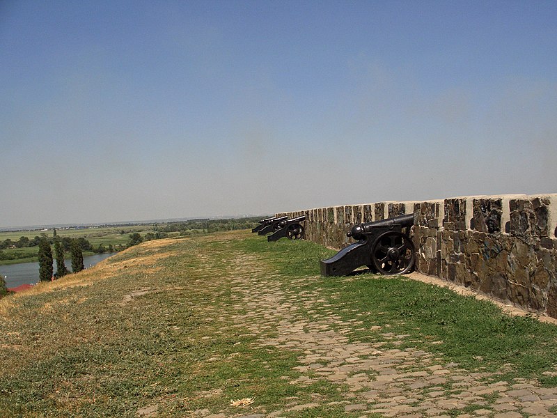 File:Ramparts-azov-fortress.jpg