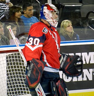 <span class="mw-page-title-main">Riley Gill</span> American ice hockey player