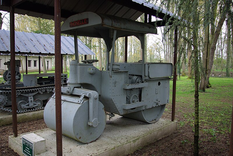 File:Roller Rhonelle.jpg