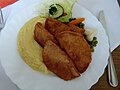 Sächsische Jägerschnitzel aus Jagdwurst mit Kartoffelbrei und Gemüse