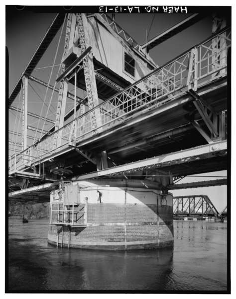 File:SWING SPAN FLOOR BEAM, GRATED ROADWAY, AND WESTERN REST PIER DETAILS. - DeSiard Street Bridge, Spanning Ouachita River, Monroe, Ouachita Parish, LA HAER LA,37-MONR,4-13.tif