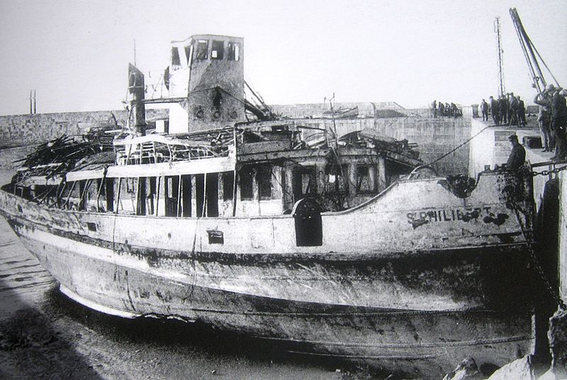 File:Saint-Philibert (bateau renfloué).jpg