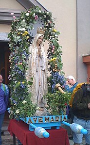 Sant'Ambrogio - Statuia Maicii Domnului din Fatima.jpg