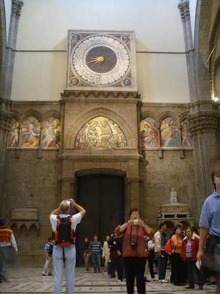 File:Santa maria del fiore, orologio di paolo uccello.JPG