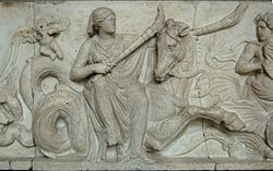 Hippokampus üzərində oturmuş Dorida e.ə. II əsr Münhen