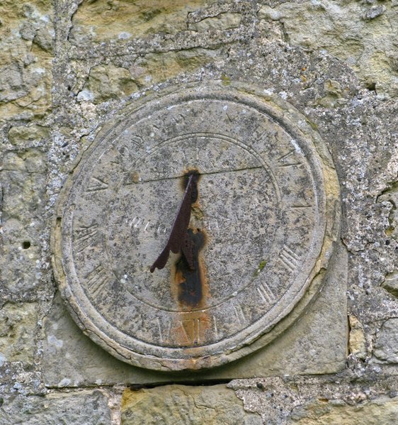 File:Seamer Sundial - geograph.org.uk - 1202559.jpg