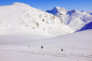 CC skiing the alpine mountains of Jotunheimen