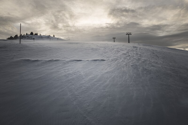 File:Snowy mountains of Plattenkogel (Unsplash).jpg