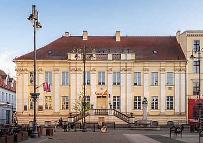 Jak dojechać komunikacją do Wojewódzka i Miejska Biblioteka Publiczna im. dr. Witolda Bełzy - O miejscu docelowym