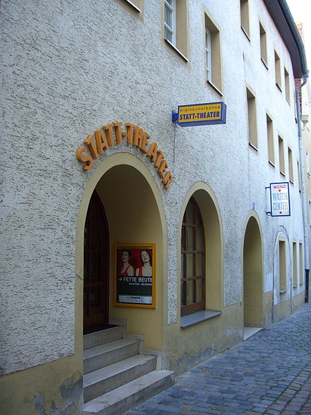 File:Statttheater Regensburg.JPG