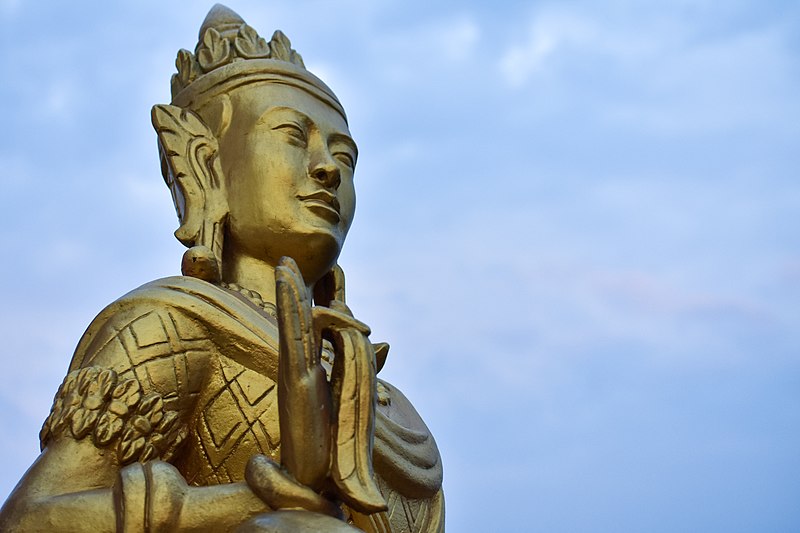 File:Statue of Shakyamuni at Buddha Dhatu Jadi.jpg