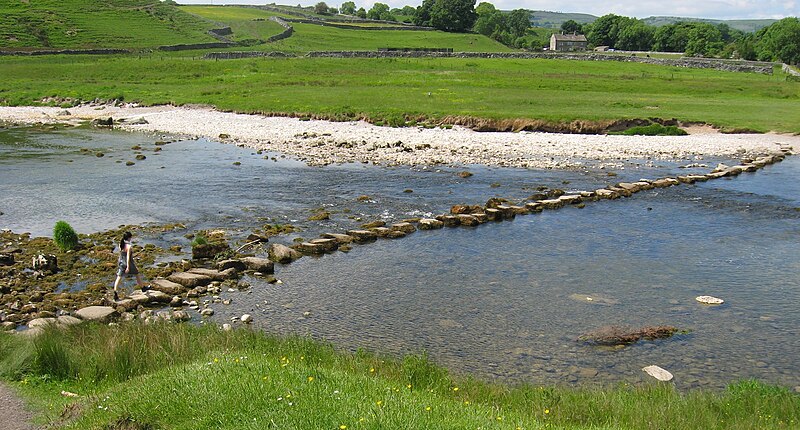 File:Stepping stones to Linton 1.jpg