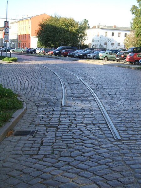 File:Stralsund, Germany, Frankendamm mit Straßenbahnschienen (2006-09-12).JPG