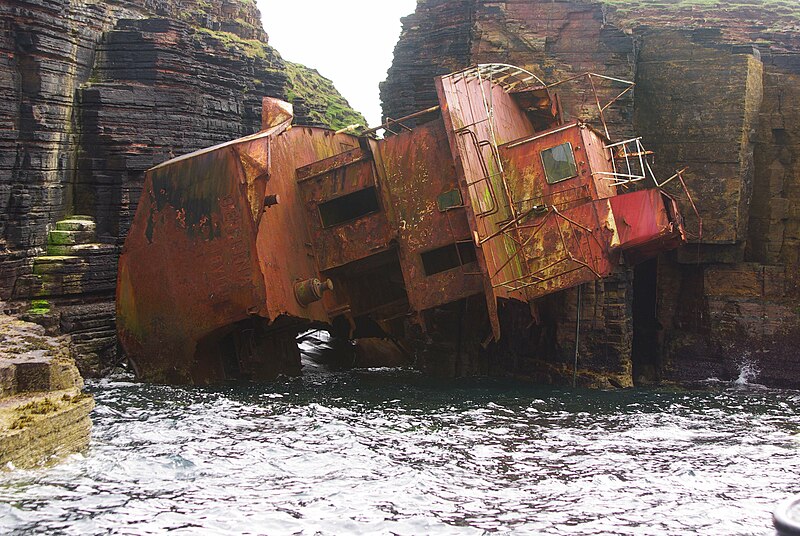 File:Stroma Island -shipwreck of Bettina Danica-4Aug2008.jpg